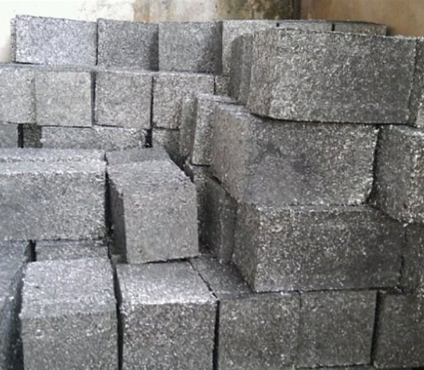 鋁刨花壓塊機(jī)