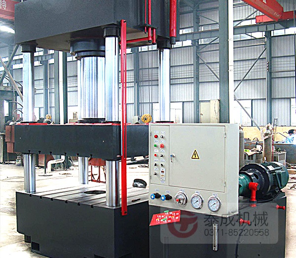 南陽客戶定做的600噸液壓機(jī)已完工